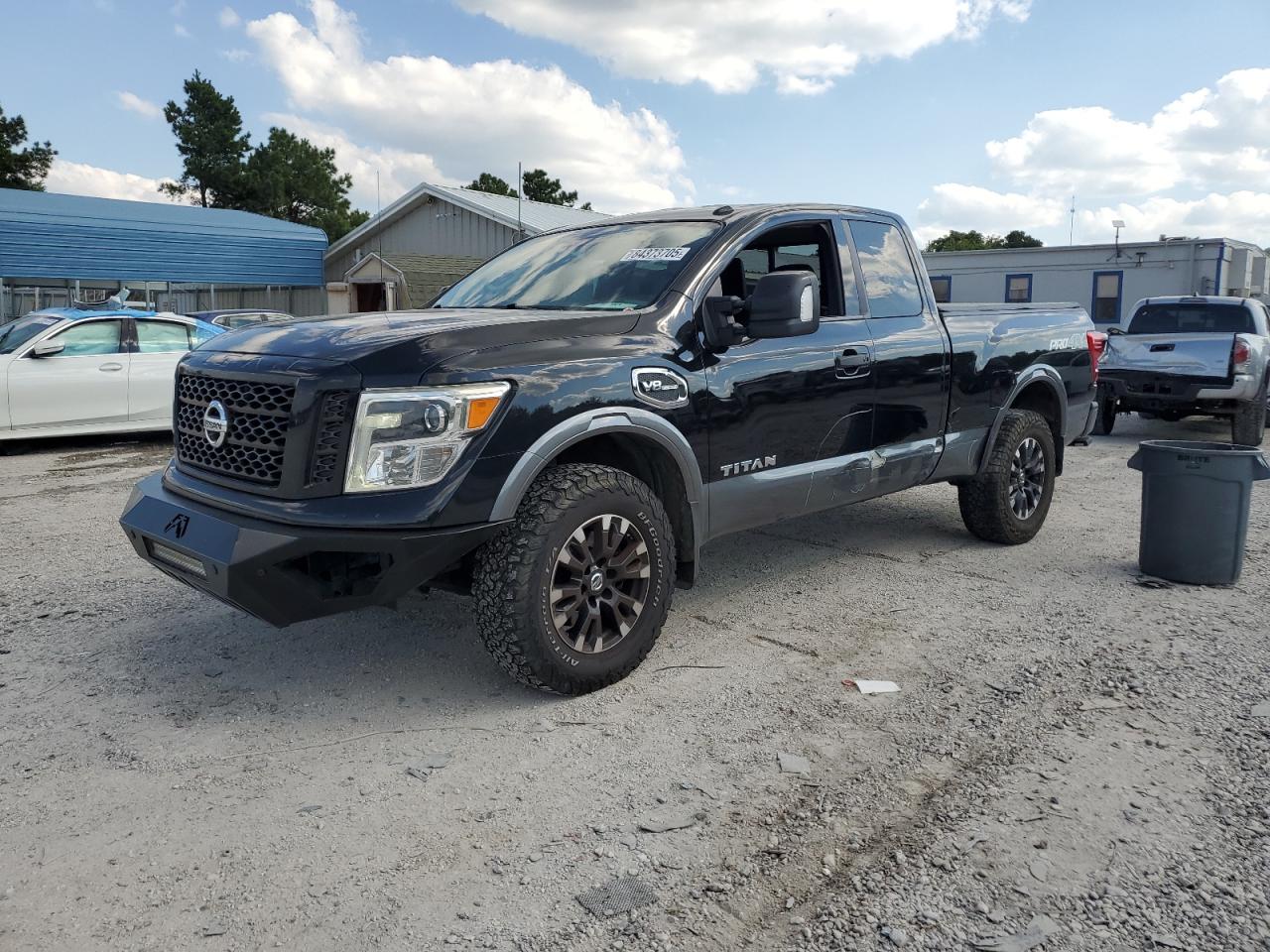 Nissan Titan Sv Image 1