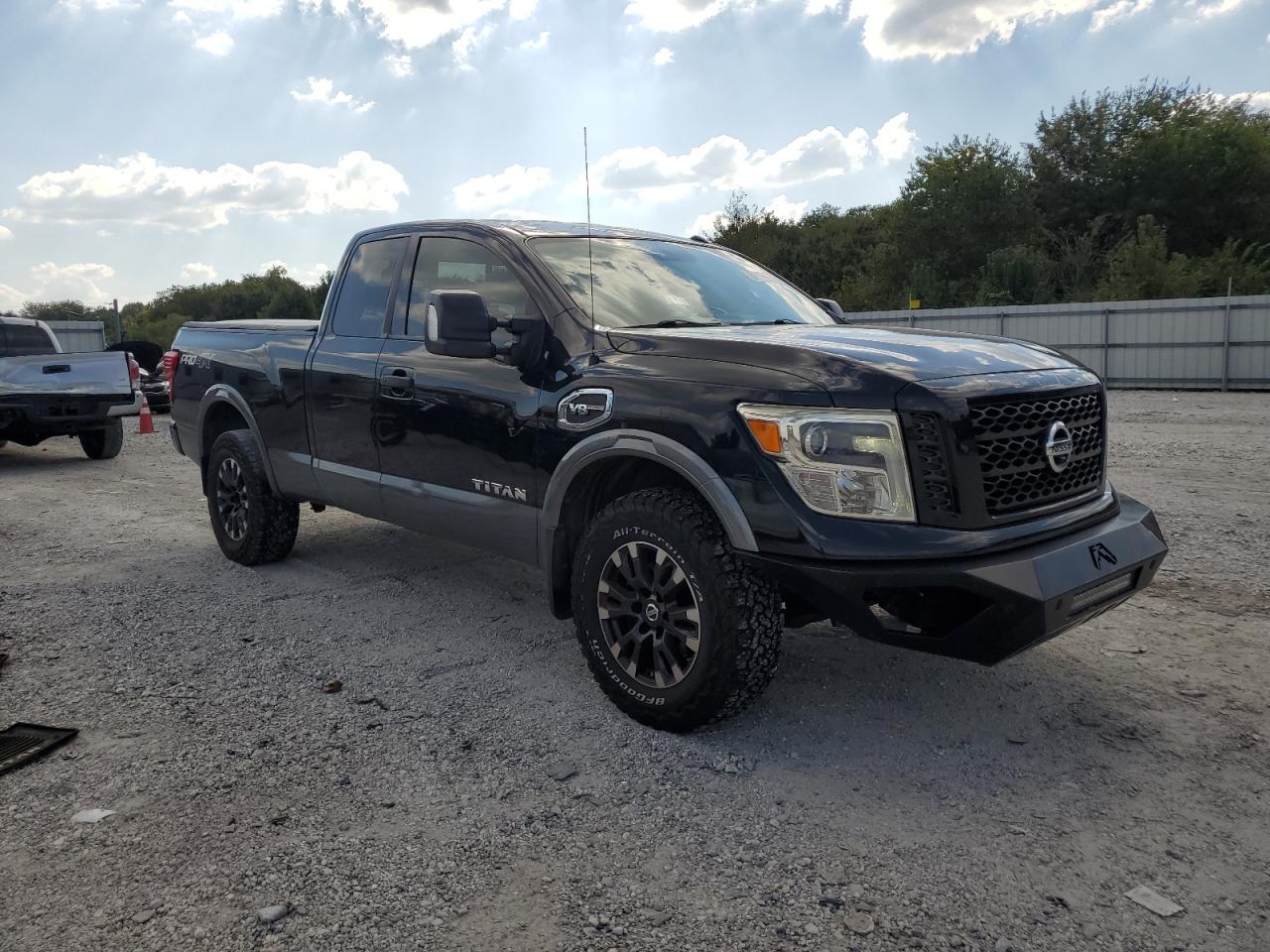 Nissan Titan Sv Image 3
