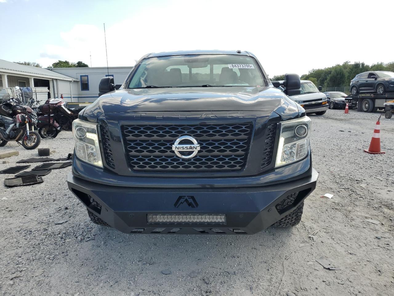 Nissan Titan Sv Image 7