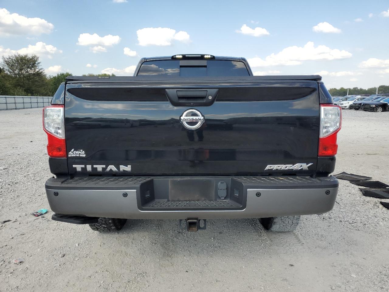 Nissan Titan Sv Image 11