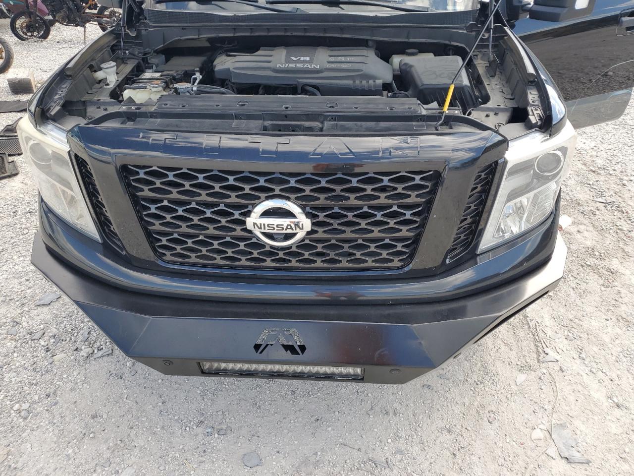 Nissan Titan Sv Image 12