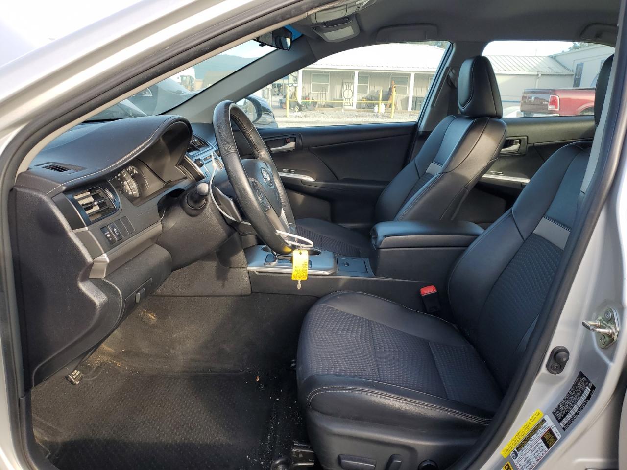 Toyota Camry L Image 7