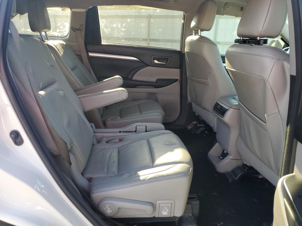 Toyota Highlander Xle Image 12