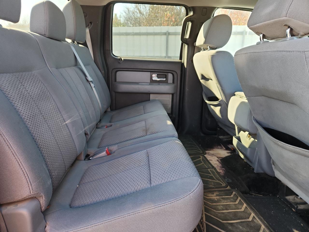 Ford F-150 Supercrew Image 8