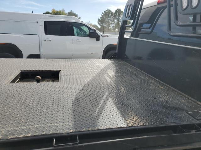 Chevrolet Silverado C2500 Heavy Duty Image 12