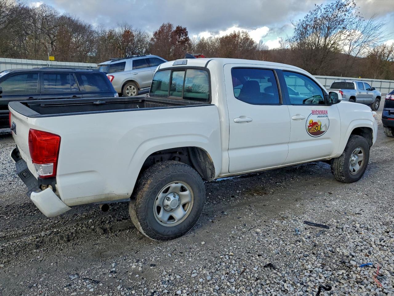 Toyota Tacoma Double Cab Image 2