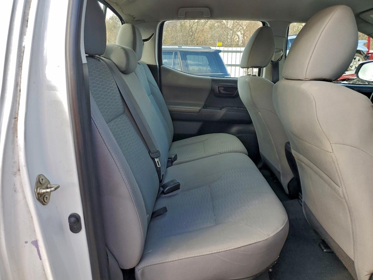 Toyota Tacoma Double Cab Image 11