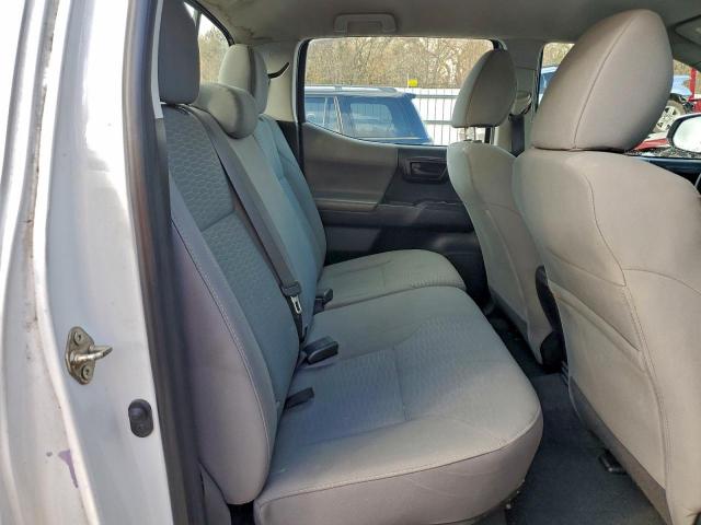 Toyota Tacoma Double Cab Image 11