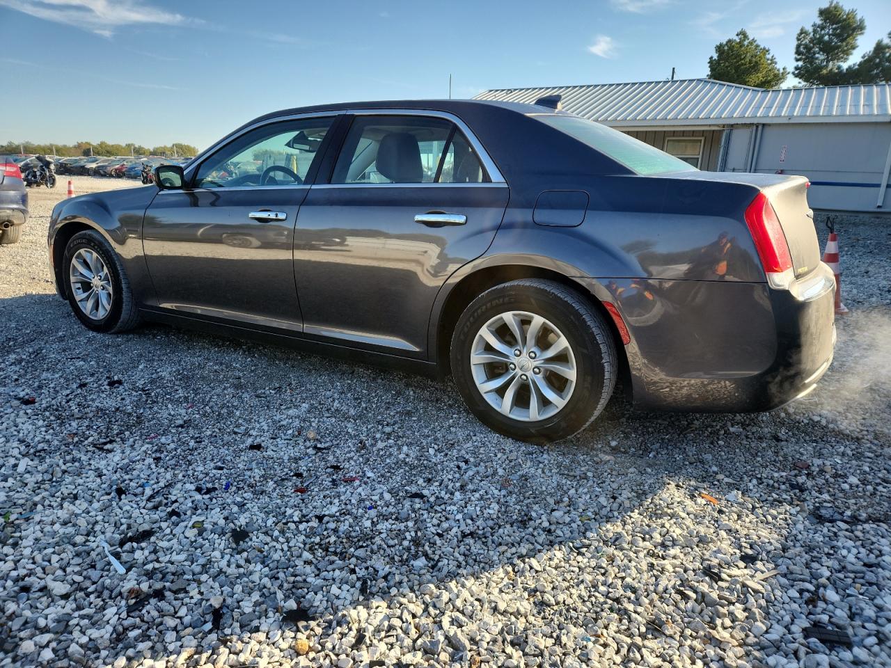 Chrysler 300 Limited Image 9