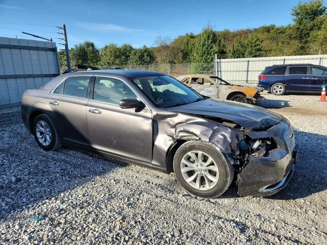 Chrysler 300 Limited Image 8