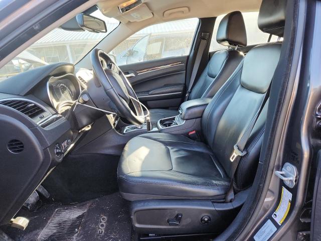 Chrysler 300 Limited Image 6