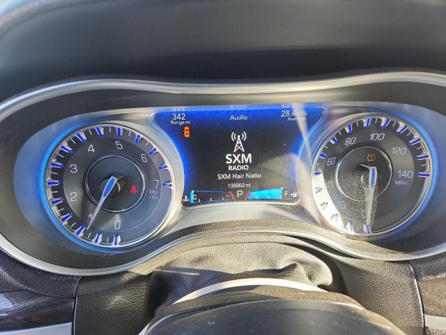 Chrysler 300 Limited Image 11