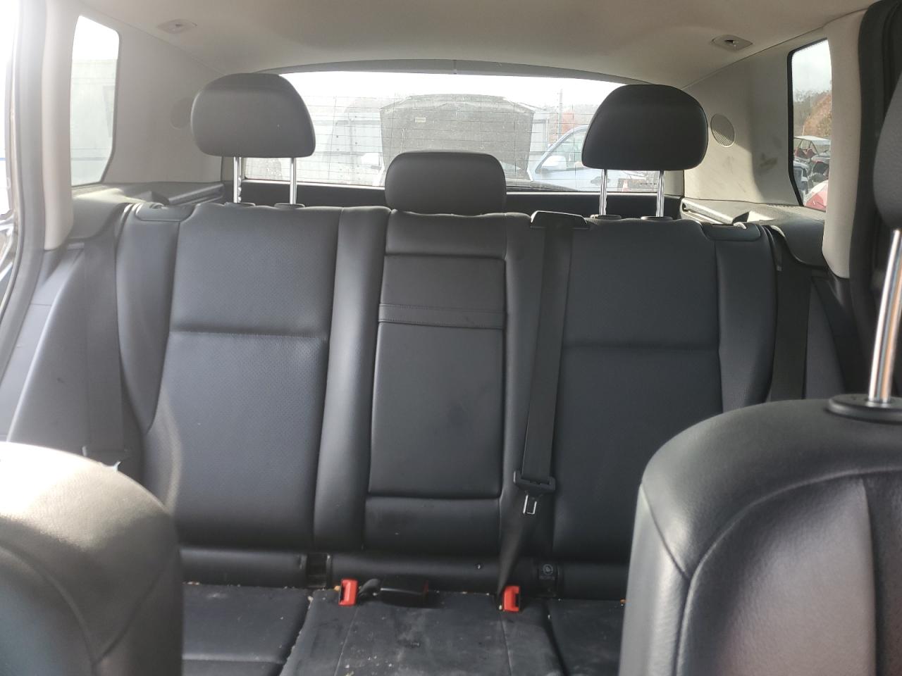 Mercedes-Benz GLK 350 Image 9