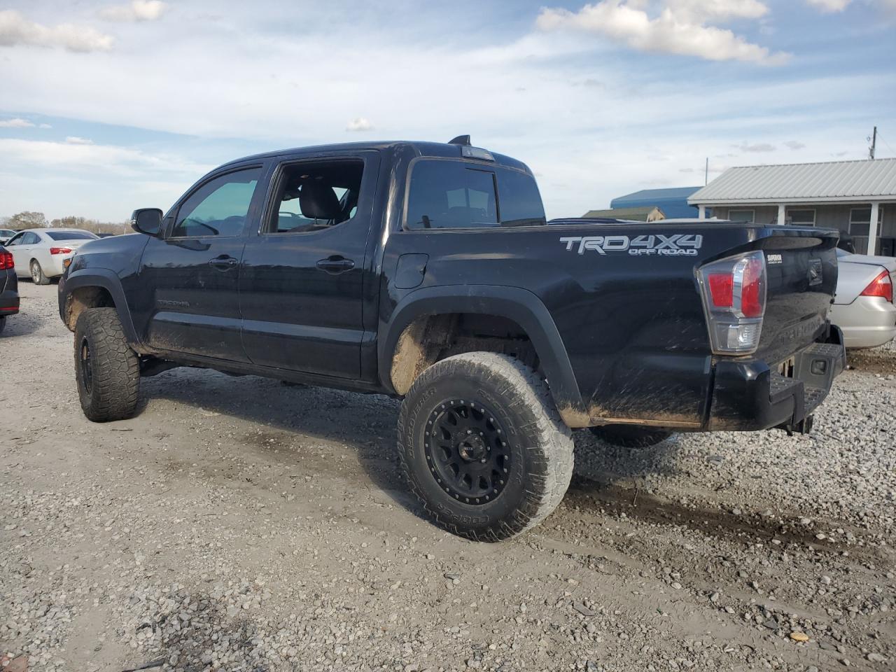 Toyota Tacoma Double Cab Image 2