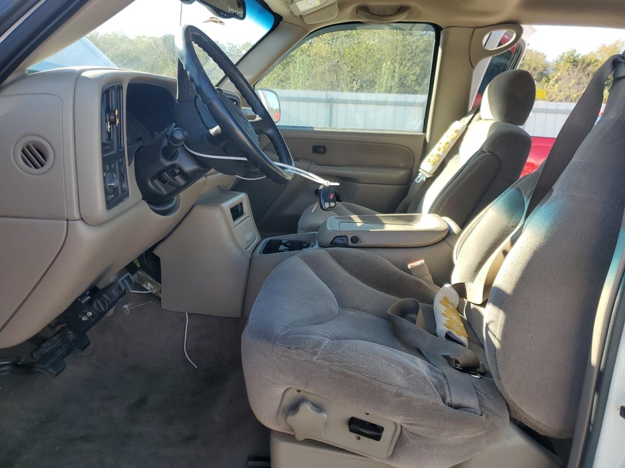 GMC Sierra C1500 Heavy Duty Image 8