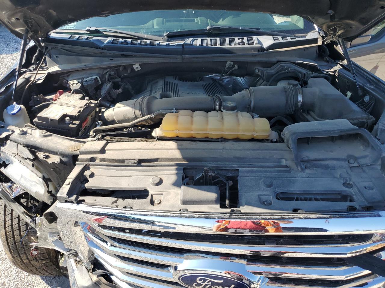 Ford F-150 Supercrew Image 9