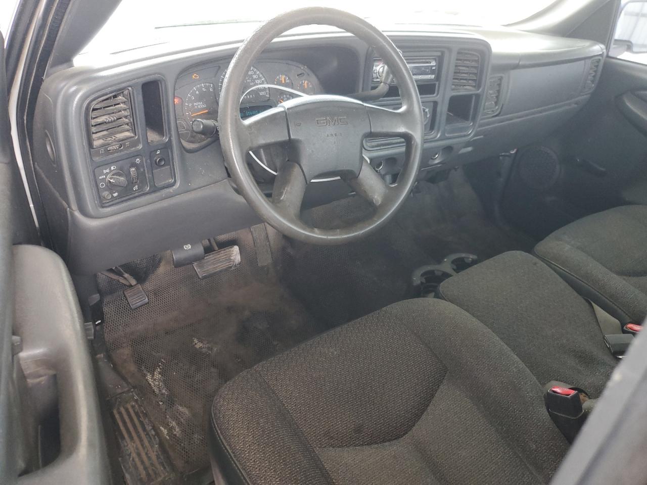 GMC Sierra C1500 Image 10