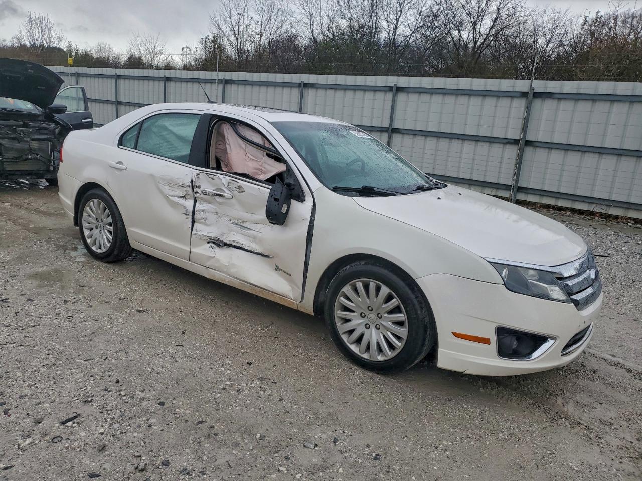 Ford Fusion Hybrid Image 11