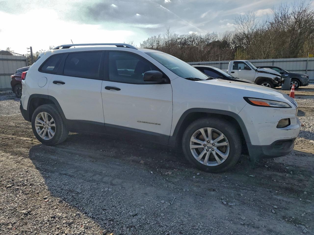 Jeep Grand Cherokee Sport Image 3