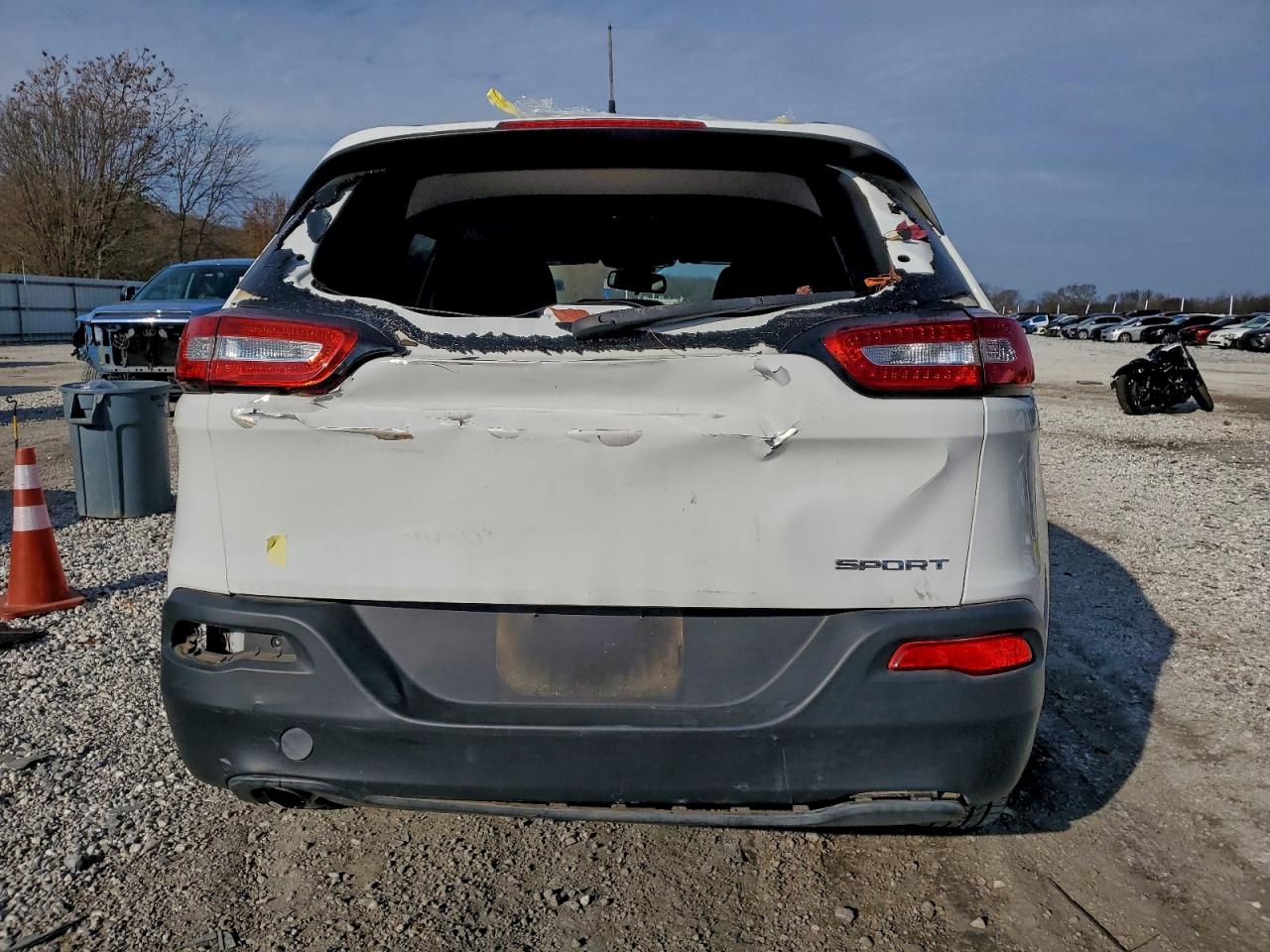 Jeep Grand Cherokee Sport Image 4