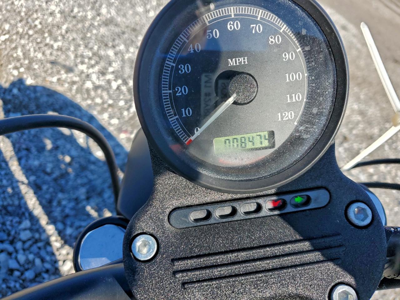 Harley-Davidson Xl Iron 883 Image 3