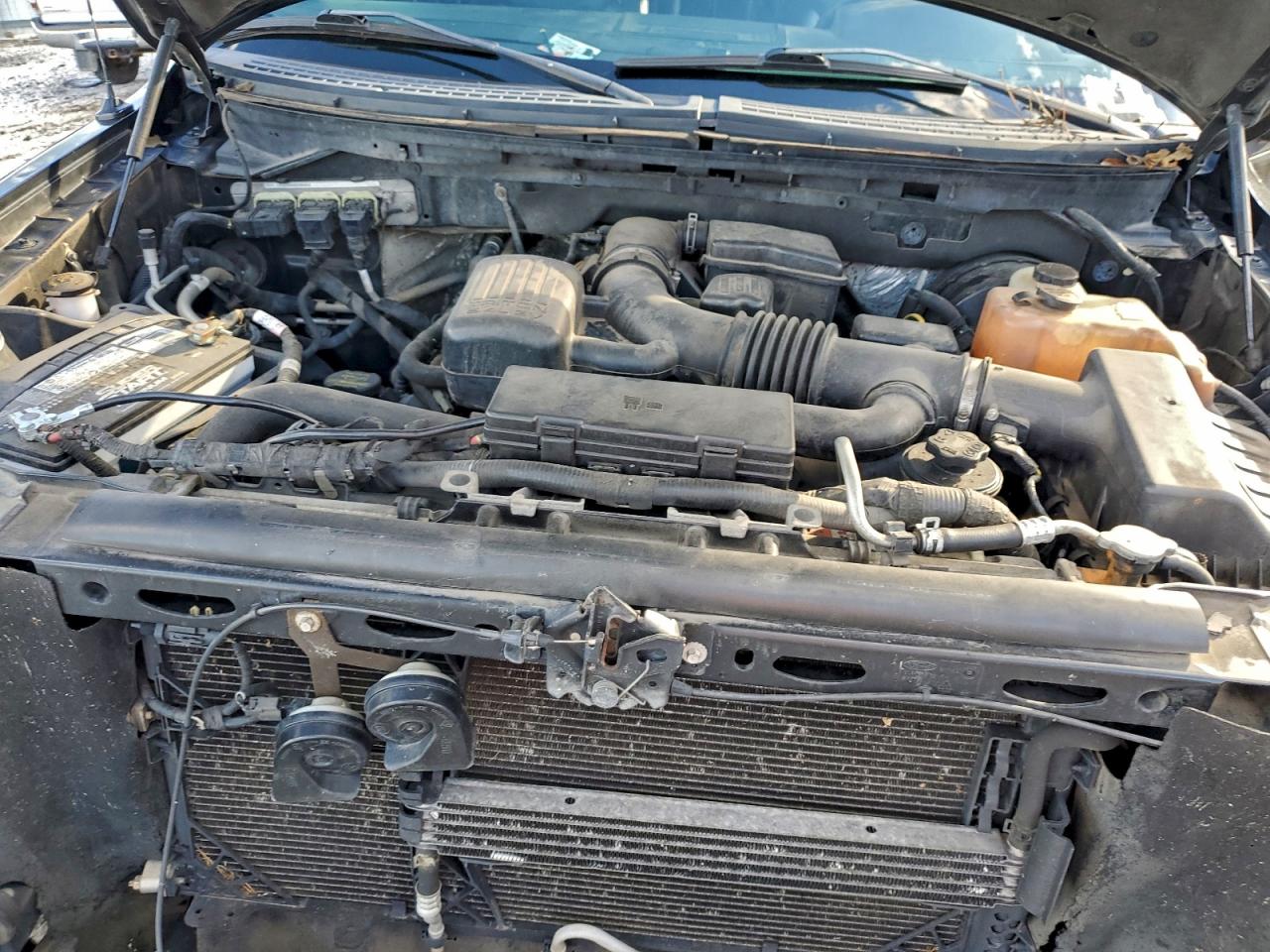 Ford F-150 Supercrew Image 6