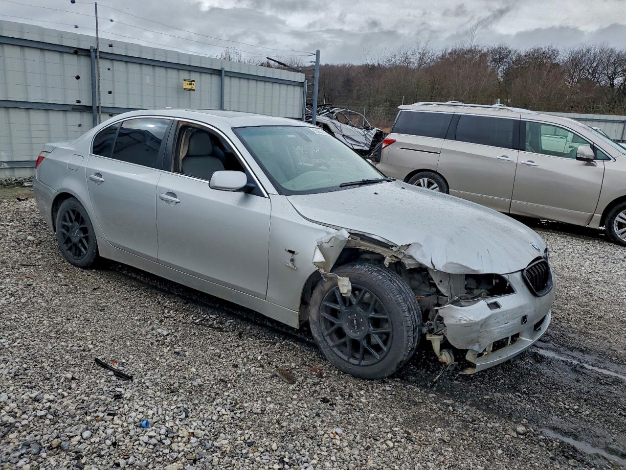 BMW 5 Series I Image 3