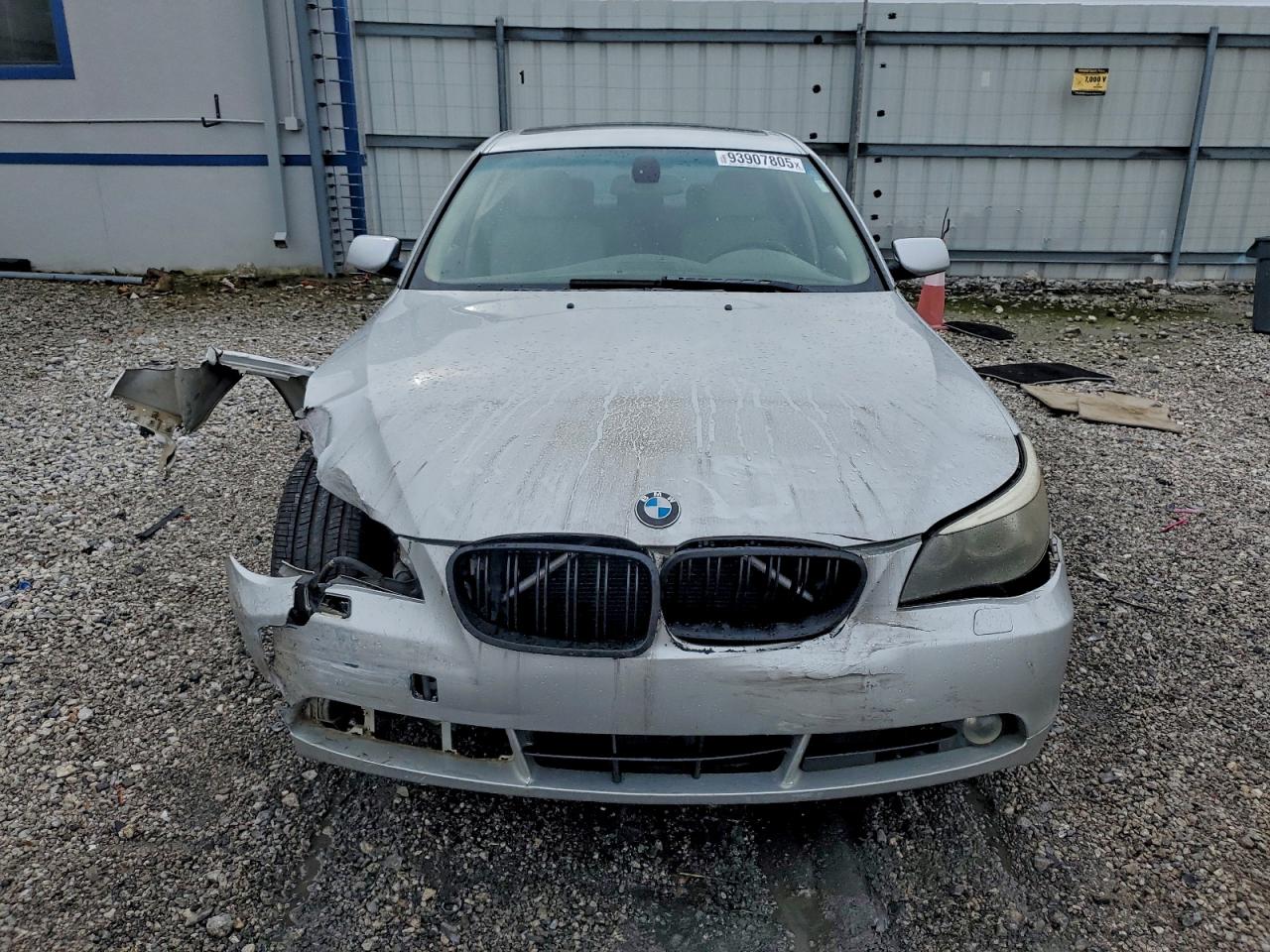 BMW 5 Series I Image 6