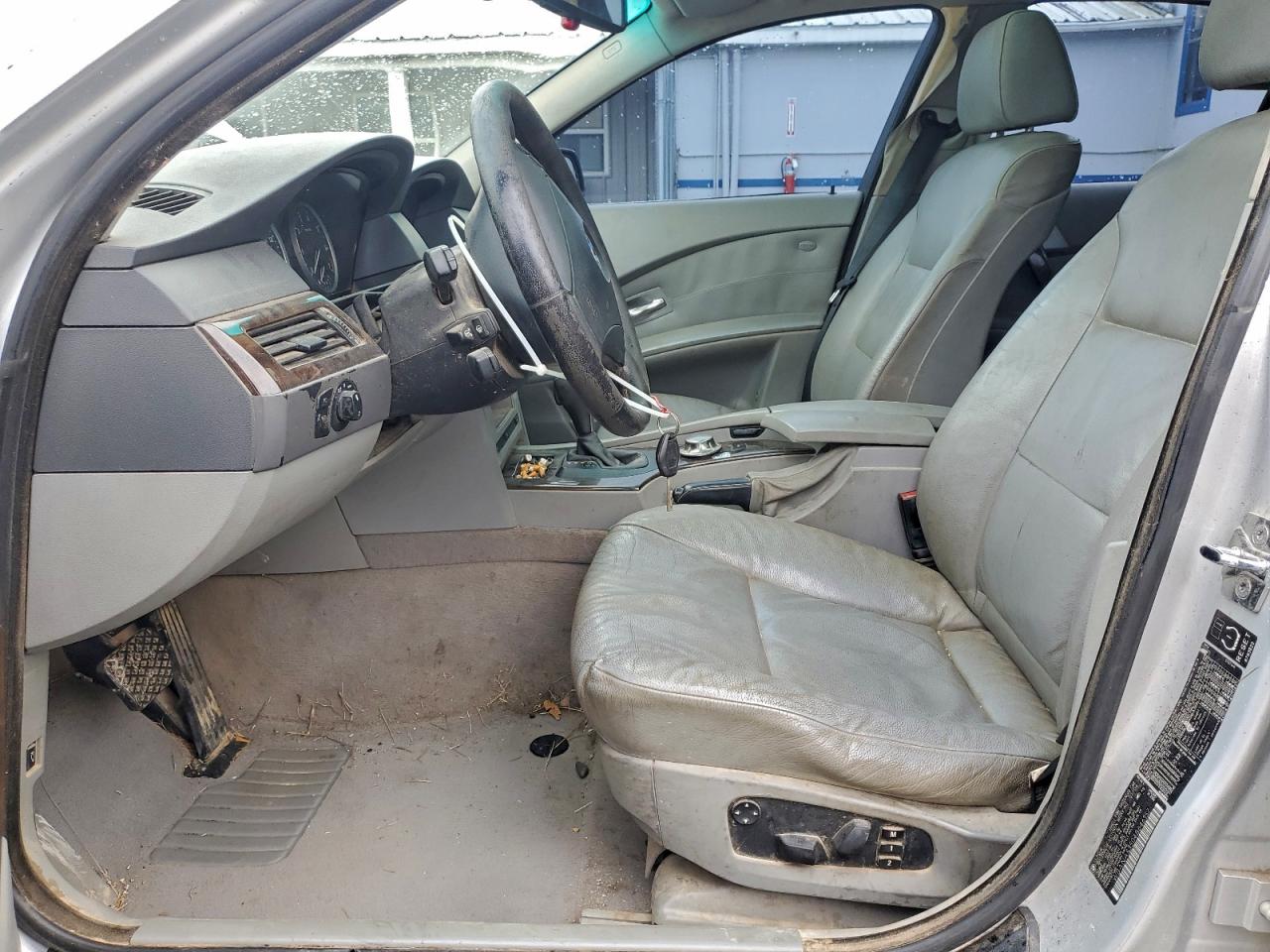 BMW 5 Series I Image 8