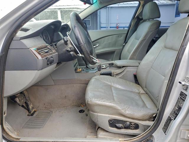 BMW 5 Series I Image 8