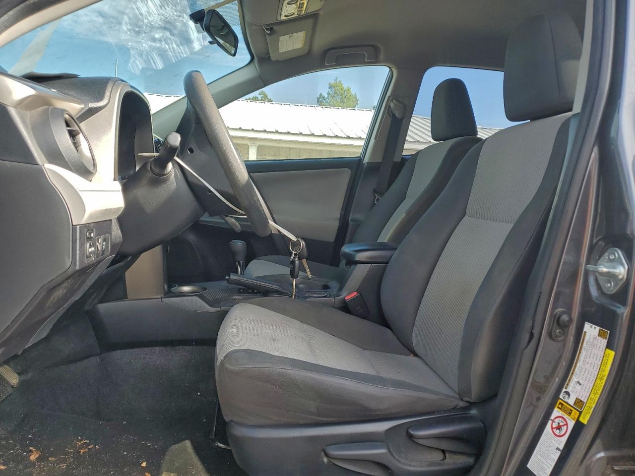 Toyota RAV4 Le Image 3