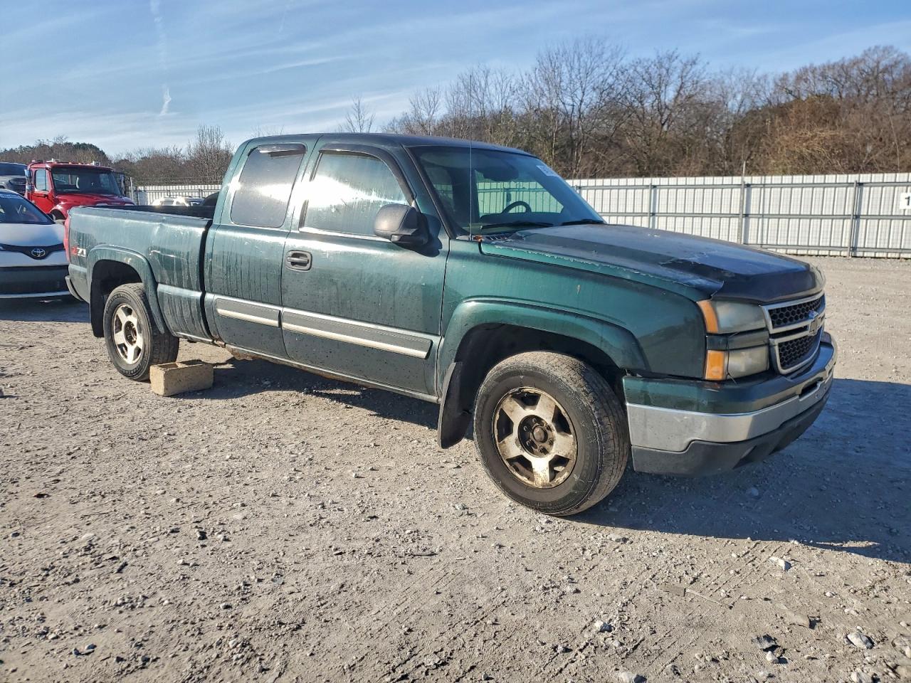 Chevrolet Silverado K1500 Image 3
