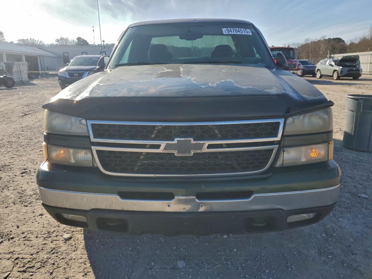 Chevrolet Silverado K1500 Image 2