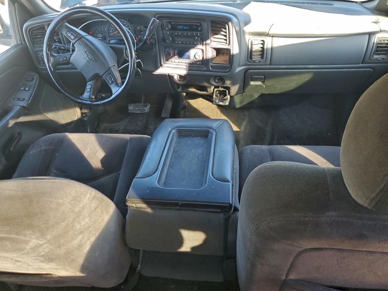 Chevrolet Silverado K1500 Image 9