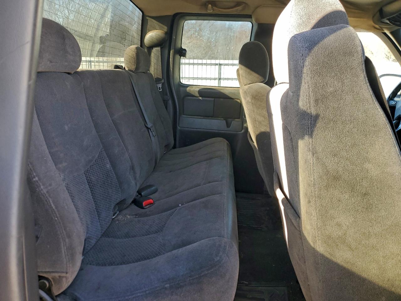 Chevrolet Silverado K1500 Image 4