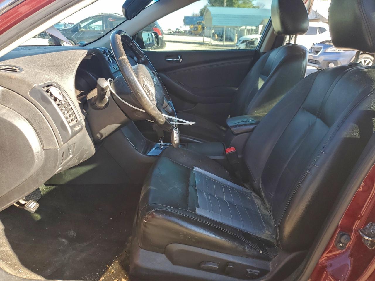 Nissan Altima Base Image 3