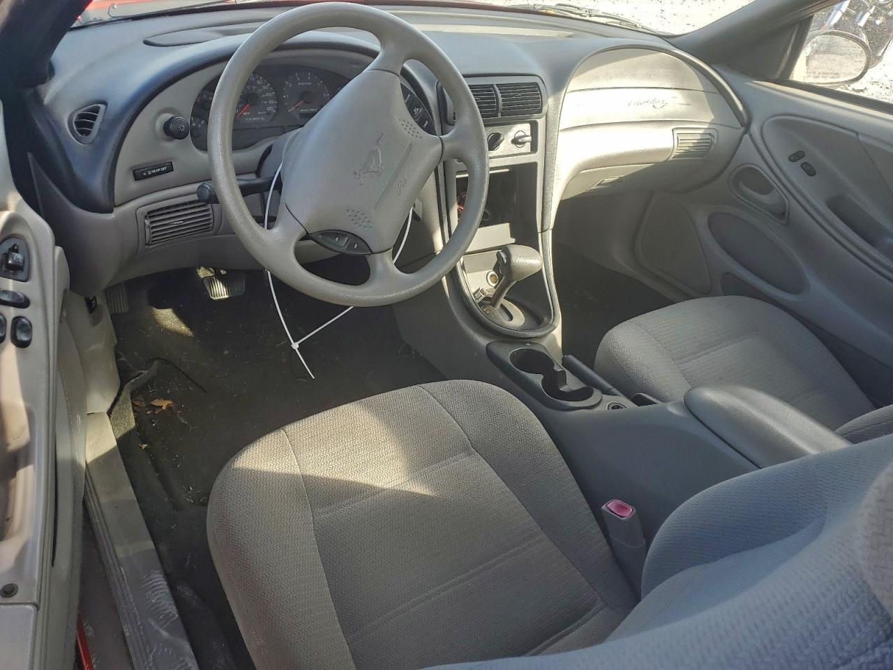 Ford Mustang Image 6