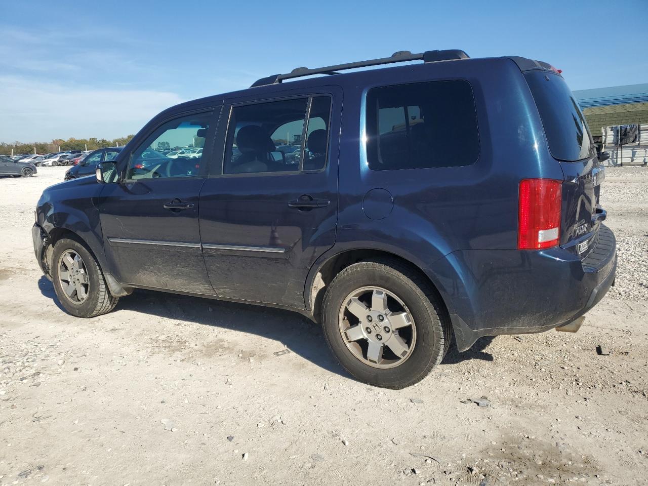 Honda Pilot Touring Image 2