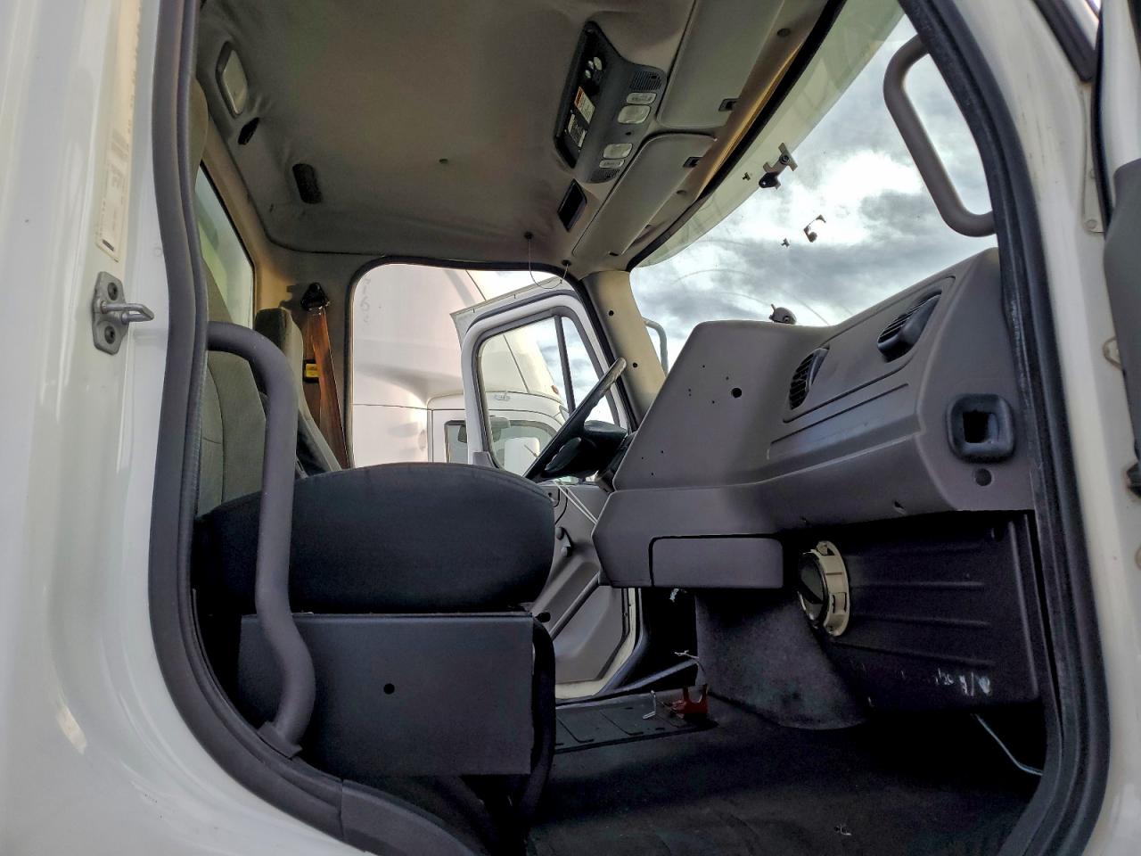 Freightliner M2 112 Med 112 Medium Duty Image 2