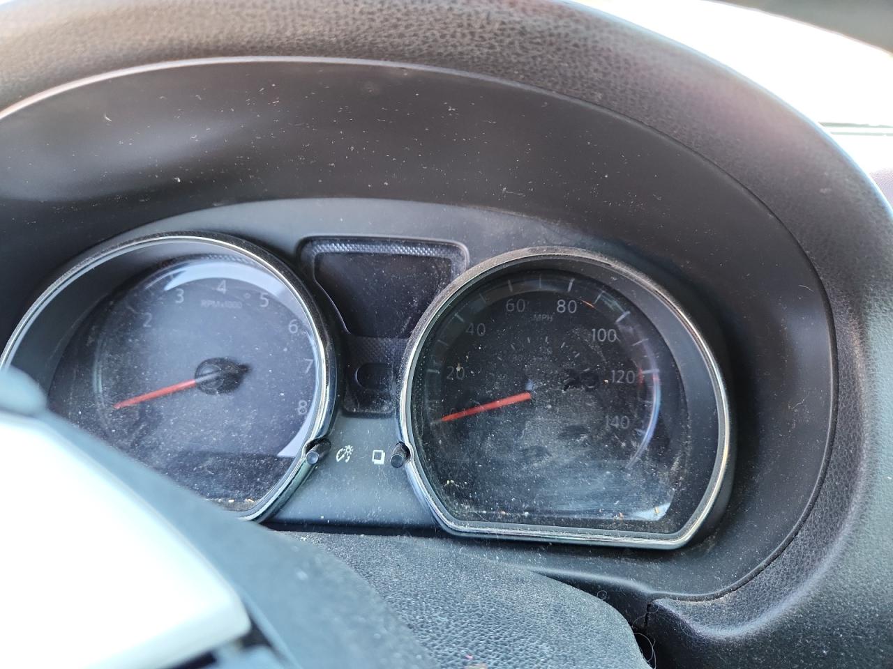 Nissan Versa S Image 5