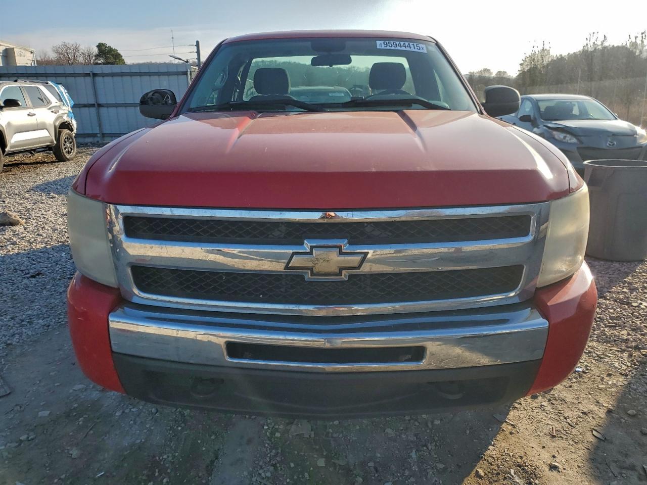 Chevrolet Silverado C1500 Image 2