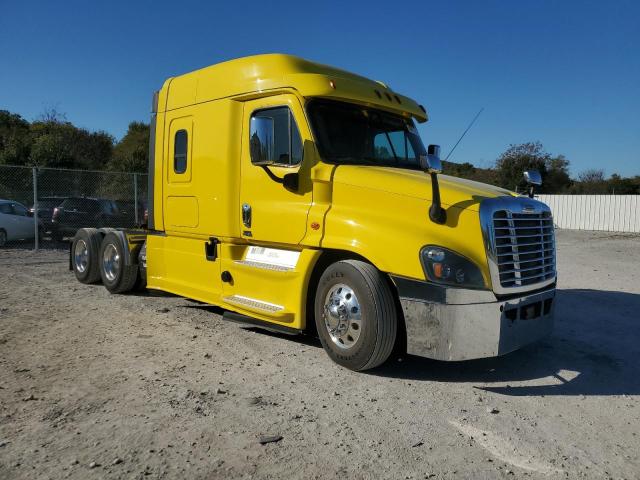  Salvage Freightliner Cascadia 1