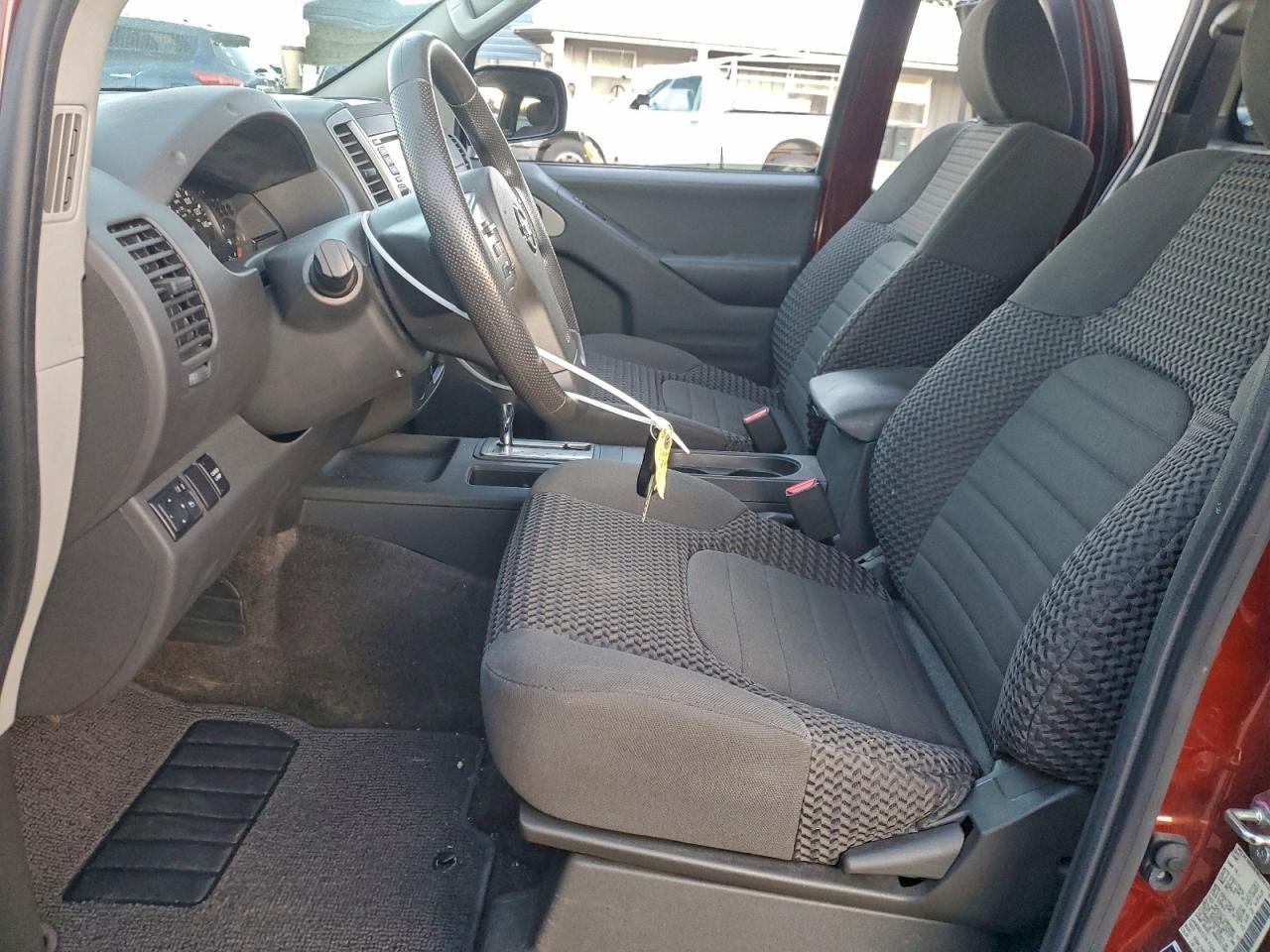 Nissan Frontier S Image 12