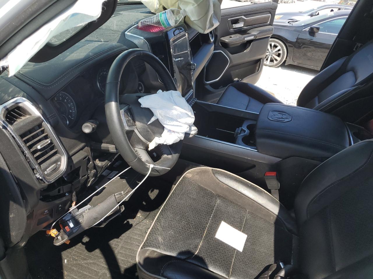 Ram 1500 Laramie Image 9