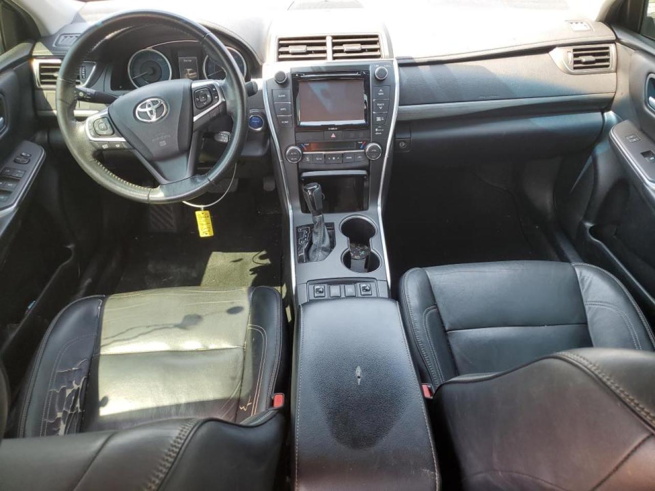 Toyota Camry Hybrid Image 3