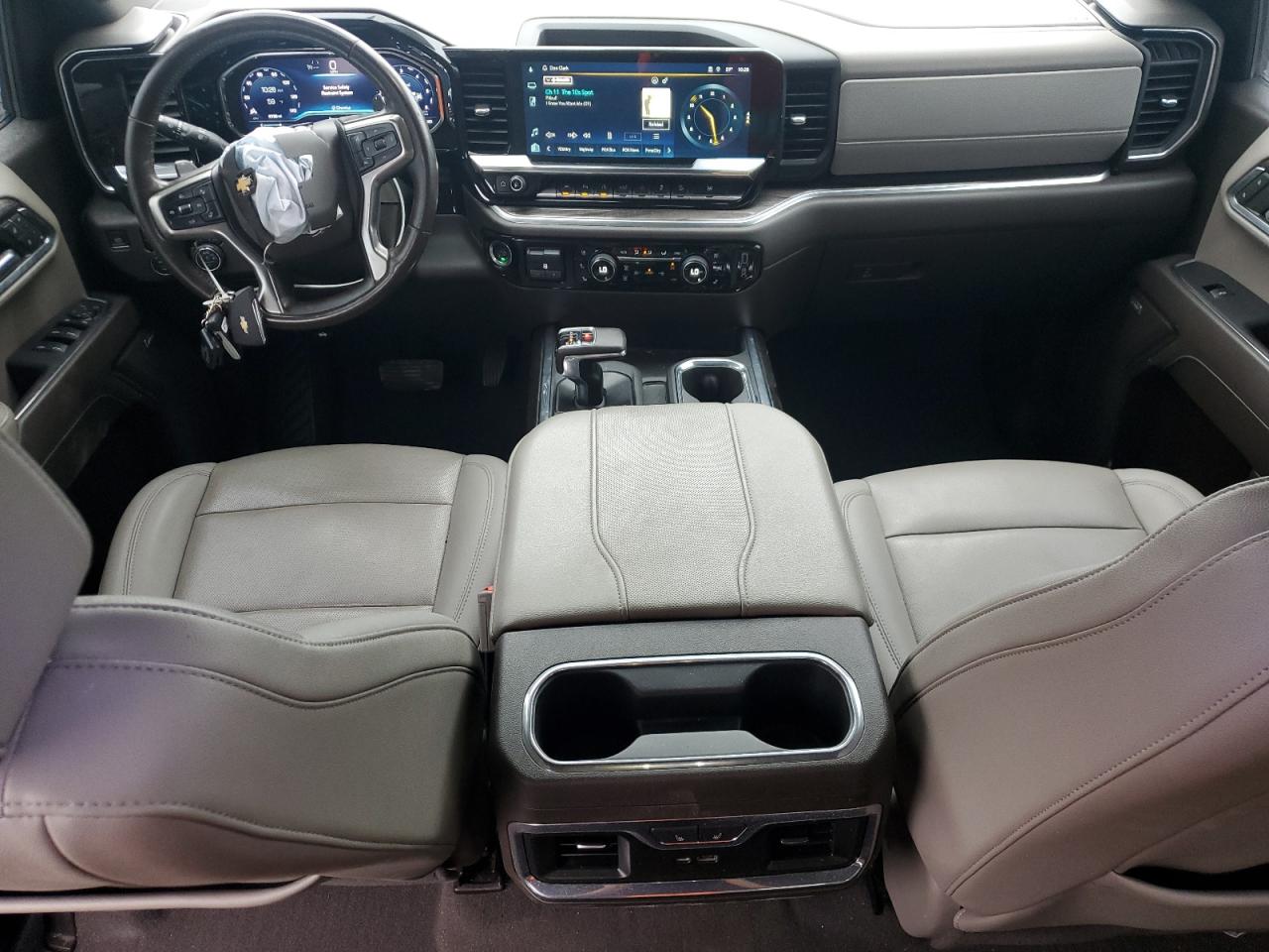 Chevrolet Silverado K1500 Ltz Image 6