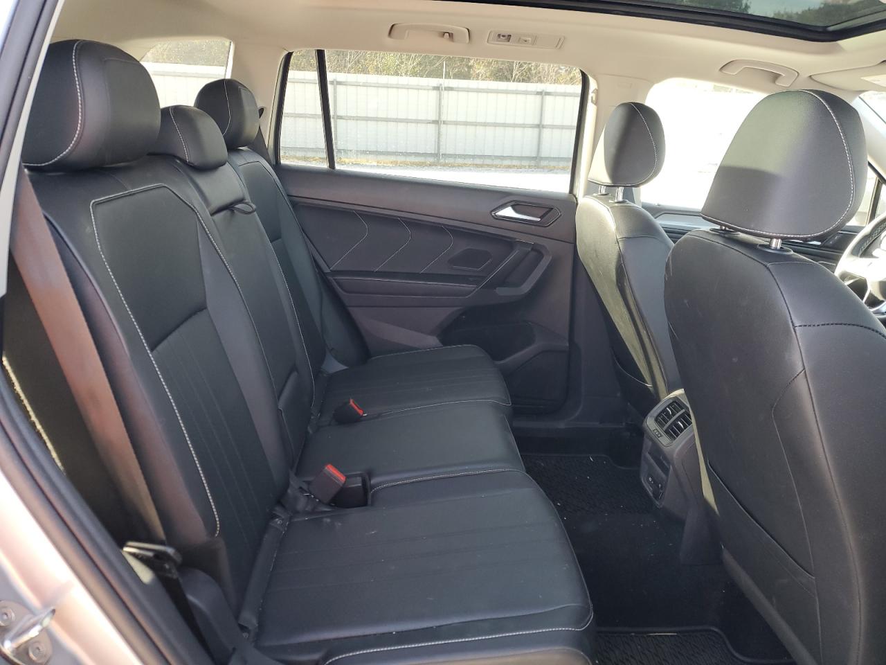 Volkswagen Tiguan Se Image 4