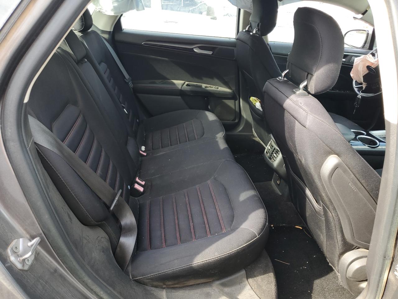 Ford Fusion Se Image 11