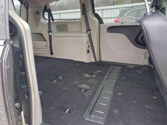 Chrysler Minivan Touring Image 4