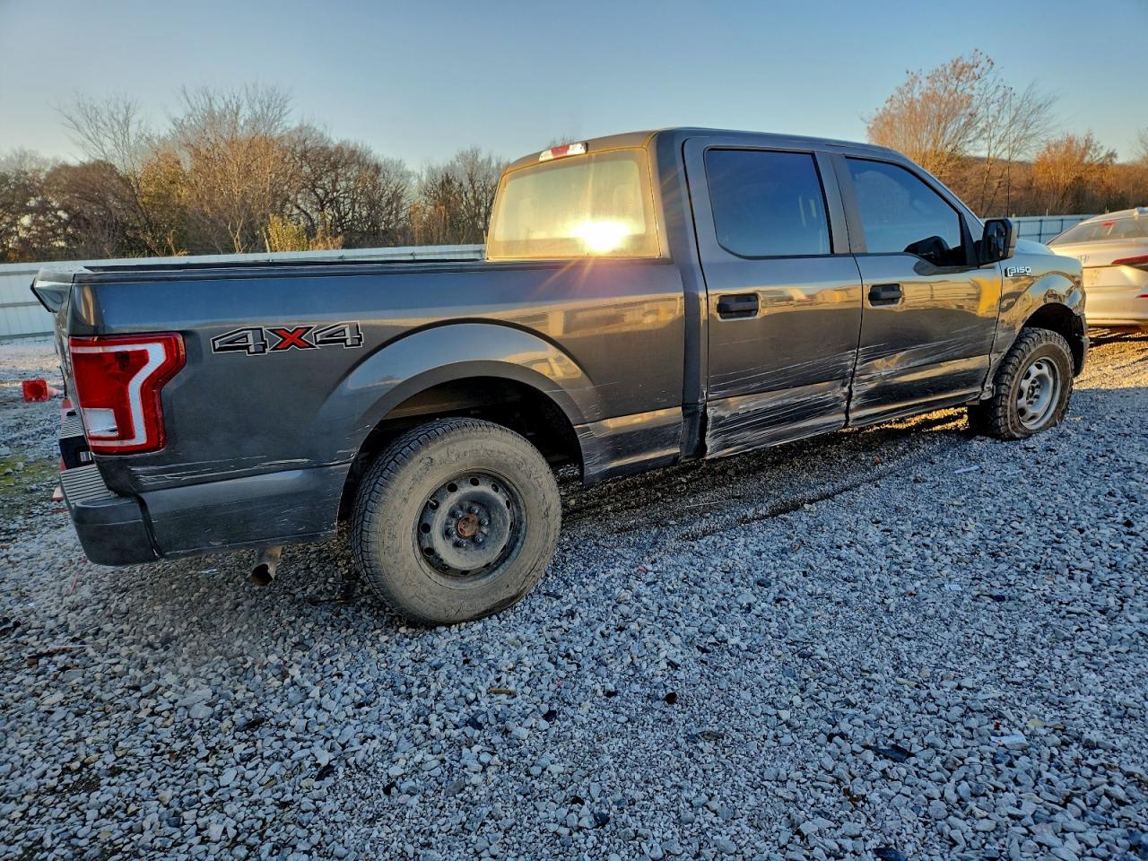 Ford F-150 Supercrew Image 6